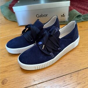 NWT Suede Gabor Shoes